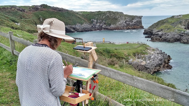 Online painting class in the stunning Playa de Cue.